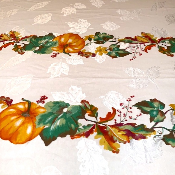 Holidays Harvest tablecloth great for thanksgiving - Picture 4 of 5